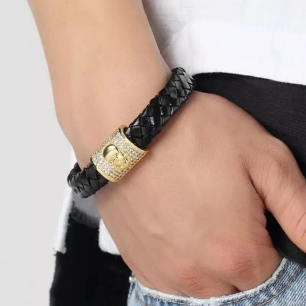 N/A black pu